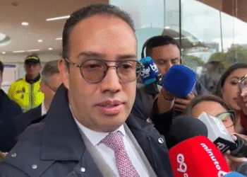 Denuncian al director de la UNP por presunta omisión en seguridad de Miguel Uribe