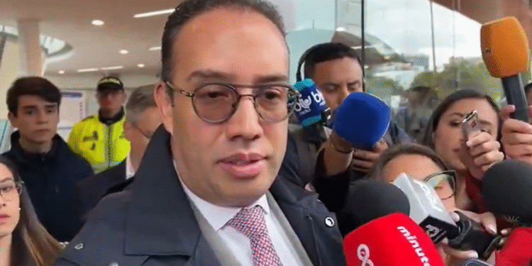 Denuncian al director de la UNP por presunta omisión en seguridad de Miguel Uribe