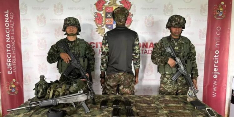 Cuatro integrantes del Clan del Golfo se sometieron a la justicia ante presión de las tropas del Ejército