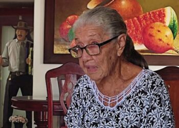 A su mamá la corona   de Rey Vallenato Vitalicio  para ‘Juancho’ Rois, le   llenó el corazón