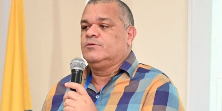 Carlos Robles Julio, el profesional que se forjó a pulso