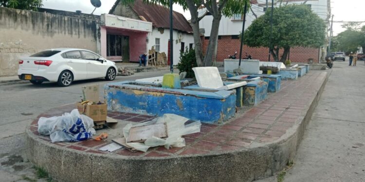 Vecinos de la carrera 8 con calle 8, denuncian vandalismo en el parque de este sector del centro de Riohacha