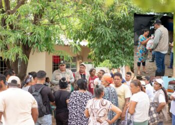 En el municipio de Barrancas, le brindan atención a las familias afectadas por las inundaciones