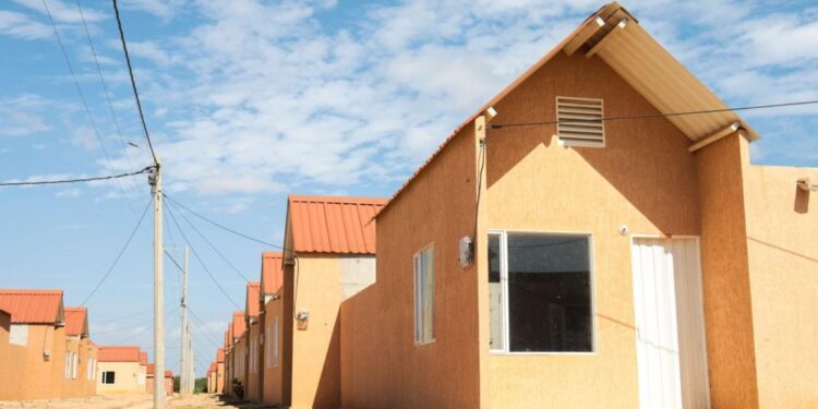 La administración departamental, da inicio al programa de mejoramiento de vivienda para transformar la vida de familias guajiras