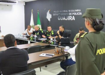 Subdirector general de la Policía Nacional lideró consejo de seguridad en La Guajira por caso de atentado en peaje de Alto Pino