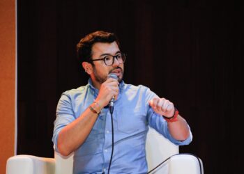 Luis Carlos Leal, exsuperintendente de Salud, anuncia su precandidatura a la Presidencia