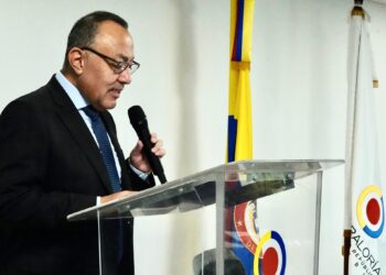 Contraloría revela deficiencias en uso de regalías y advierte riesgo de transición energética