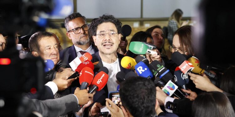 “El fallo es jurídico, no político”: Iván Cepeda tras condena de Uribe