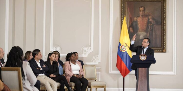Alerta presidente Petro: ¡hacen daño!