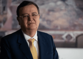 Presidente de la JEP responde a críticas y defiende avances en la lucha contra la impunidad
