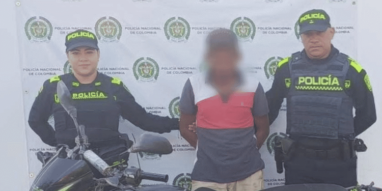 Capturan a un hombre por receptación y recuperan moto con reporte de hurto en Uribia