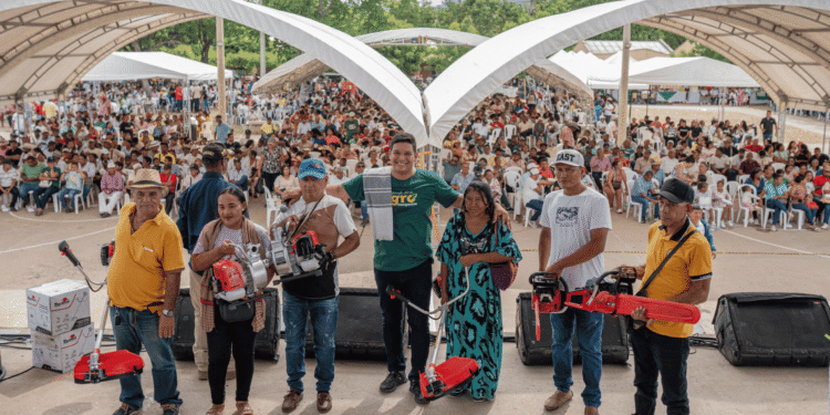 Más de 1.500 asistentes participaron en la segunda Feria Agro Campesina en Barrancas
