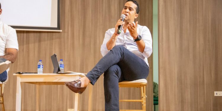 Cinco bloqueos en un día: Gobernador de La Guajira advierte sobre colapso social en el departamento