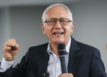 “Es acumulada desde el gobierno de Pastrana”: MinSalud explicó deuda de $100 billones en EPS revelada por Petro