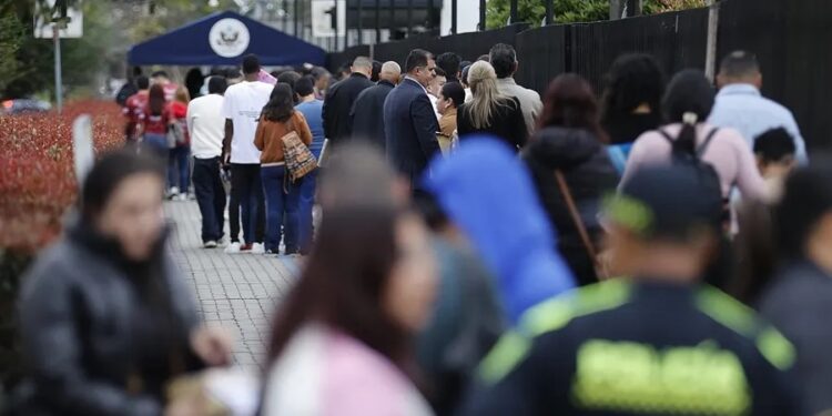 Visa americana será más costosa para colombianos desde 2026 por nueva ley migratoria en EE. UU.