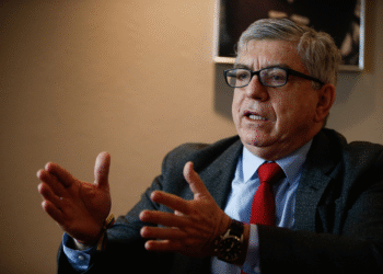 César Gaviria solicita investigación contra el Ministro de Salud por crisis en el sistema sanitario