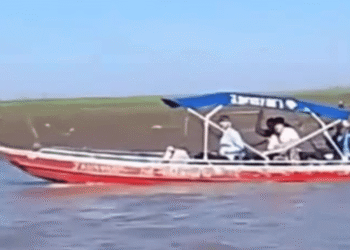 Tensión en la triple frontera: Perú retira bandera de Colombia izada en isla Santa Rosa y acusa provocación