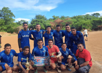 Mayabangloma se corona campeón del primer Campeonato de Fútbol 8 en la comunidad de La Gloria