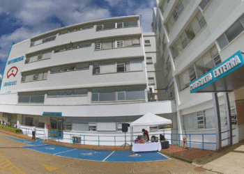 Gobernador de Cundinamarca advierte inminente colapso hospitalario por millonaria deuda de las EPS