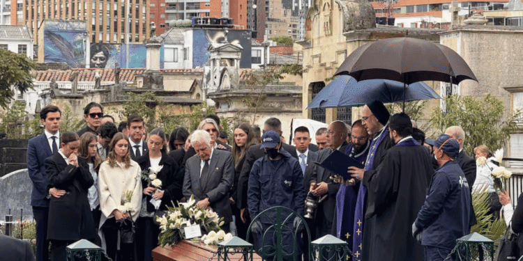 Colombia despidió con honores al senador Miguel Uribe Turbay en un emotivo funeral en Bogotá