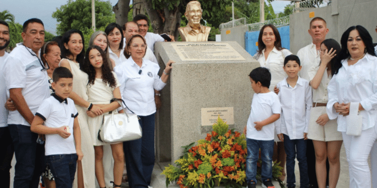 Villanueva rinde homenaje póstumo a Azael de Jesús Ramírez Sánchez en el centenario de su natalicio