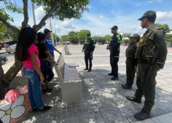 Policía realiza jornada de sensibilización contra homicidio y violencia intrafamiliar en San Juan del Cesar