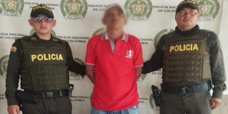 Capturan en flagrancia a hombre que golpeó a un canino hasta causarle la muerte en Pijiño del Carmen, Magdalena
