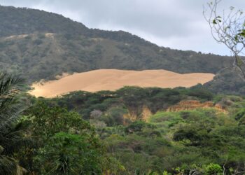 Preocupación máxima en las regiones: Gobierno podría arrebatar a los municipios el control de sus tierras