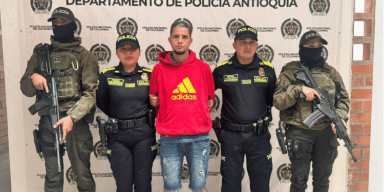 Capturan en Antioquia a alias ‘El Gato’, temido cabecilla del Clan del Golfo buscado por Interpol