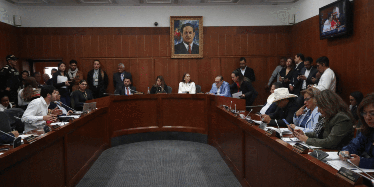Gobierno plantea Constituyente ante bloqueo en el Congreso por la reforma a la salud