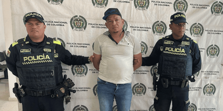 Capturan a hombre por presunta violencia intrafamiliar en Hatonuevo