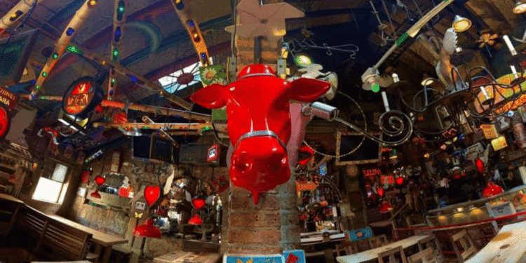 Falla en máquina de humo deja nueve personas con quemaduras leves en restaurante Andrés DC, norte de Bogotá