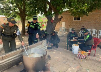 Policía Comunitaria realizó “Olla Comunitaria” en San Juan del Cesar para estrechar vínculos ciudadanos