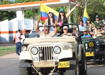 Desfile de autos antiguos dio inicio a la versión 47 del Festival Cuna de Acordeones en Villanueva