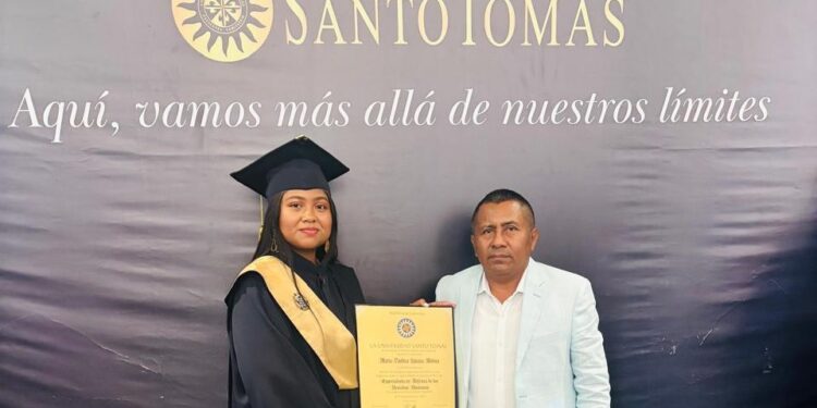 Joven wayuu del resguardo Nuevo Espinal se gradúa como especialista en Derechos Humanos