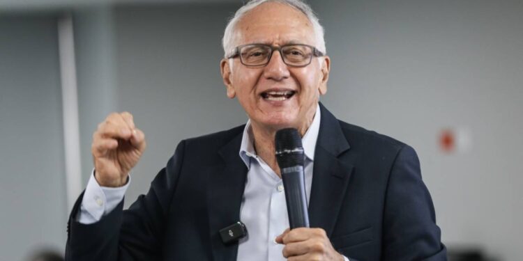 Ponencia alternativa a la reforma amenaza estabilidad laboral en el sector salud: ministro Jaramillo