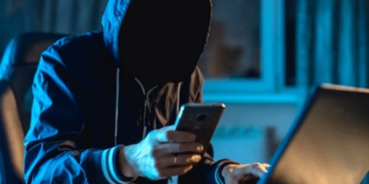 Alertan en Bolívar sobre uso de inteligencia artificial para extorsiones con voces clonadas y perfiles falsos