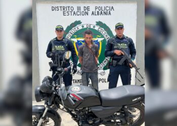 Capturan en Albania a un hombre con motocicleta reportada como hurtada