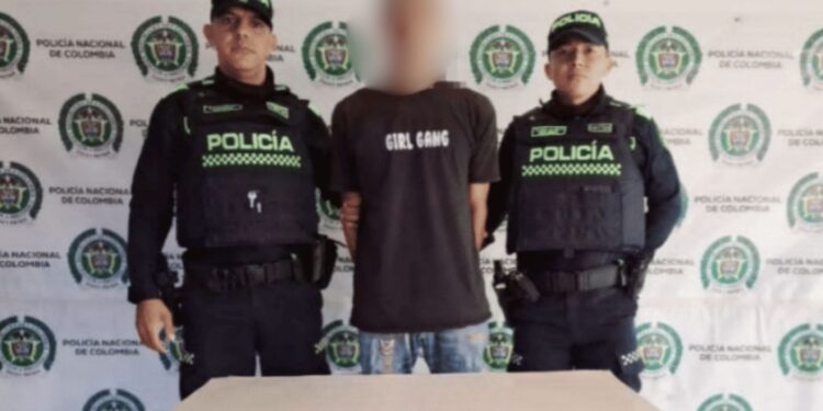Capturan en Ciénaga a hombre con orden de captura por hurto en Santa Marta