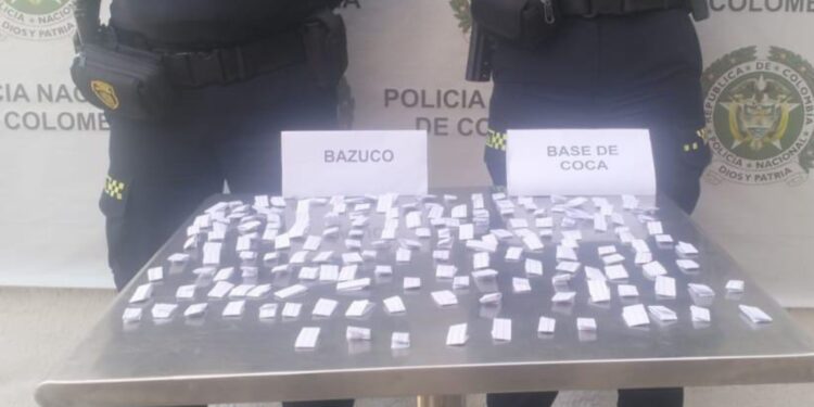 Incautan más de 200 dosis de droga ocultas en espolones de las playas de Riohacha