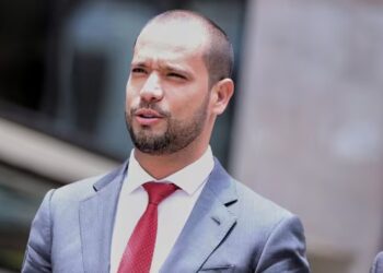 Condenan a 7 años de prisión al exabogado de Álvaro Uribe, Diego Cadena, por soborno de testigos