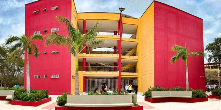 Universidad de La Guajira, 49 años de esfuerzos, lágrimas y sudor