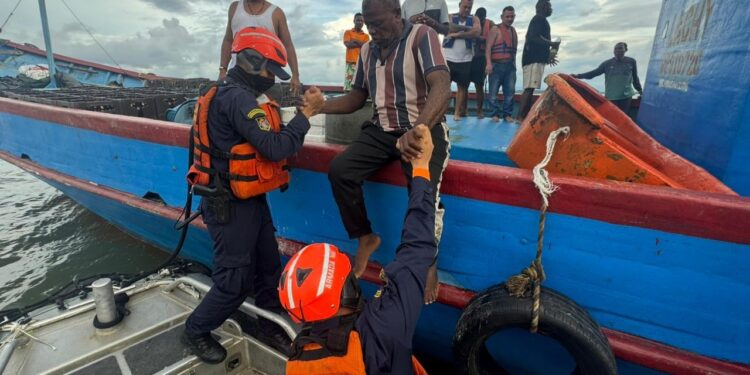 Naufragio en el Pacífico colombiano deja 35 sobrevivientes y dos desaparecidos