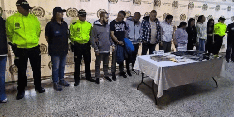 Desmantelan red de trata de personas que enviaba jóvenes de Medellín y Cali a Europa con falsas ofertas laborales