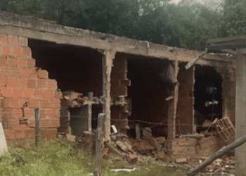 Atentado con explosivos contra subestación de Policía en Jamundí deja cuatro heridos y varias viviendas destruidas