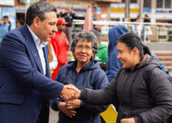 Mauricio Lizcano alcanza un millón de firmas y consolida su candidatura presidencial