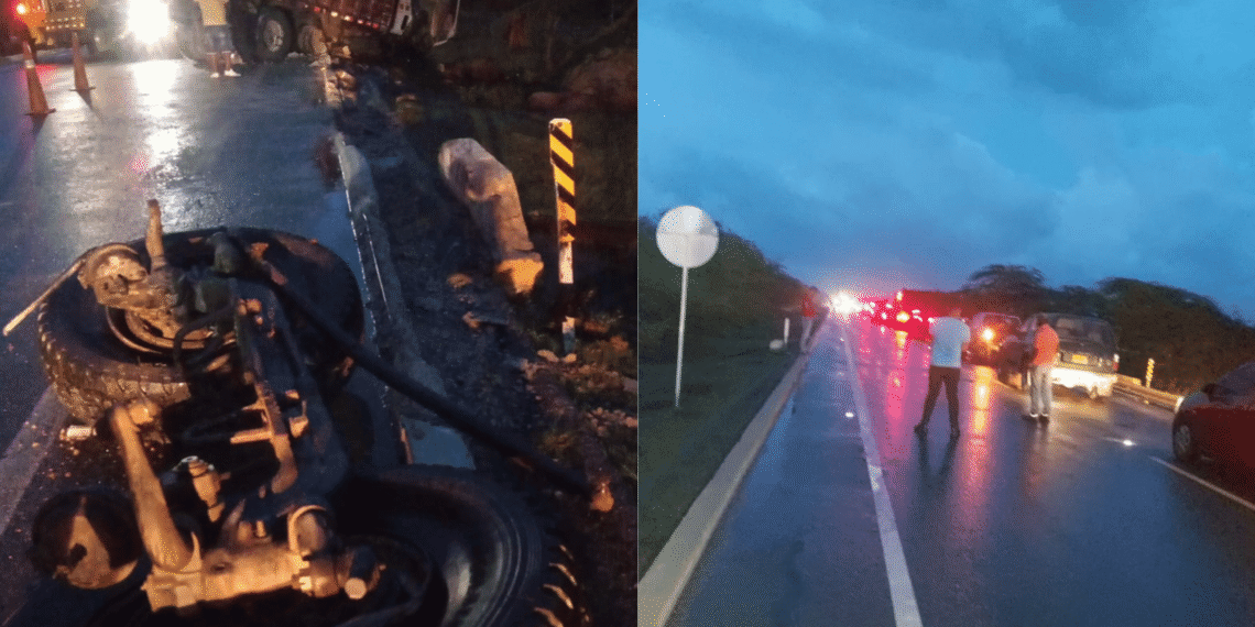 Camión cargado de arena se volcó en la vía Riohacha–Camarones sin dejar heridos