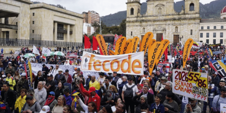 Fecode anuncia paro nacional de 24 horas el 30 de octubre por salud y financiación de la educación pública