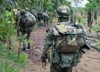Ataque de disidencias en Anorí deja un teniente muerto y tres soldados heridos; ambulancias también fueron atacadas