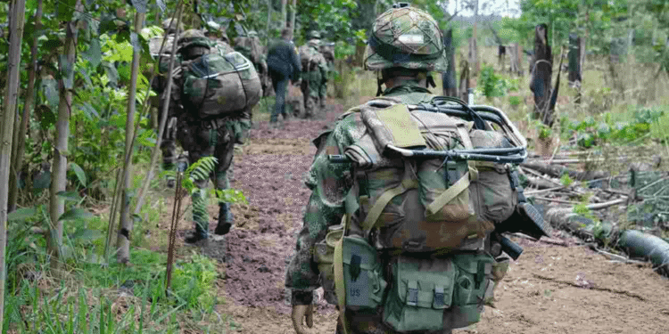 Ataque de disidencias en Anorí deja un teniente muerto y tres soldados heridos; ambulancias también fueron atacadas
